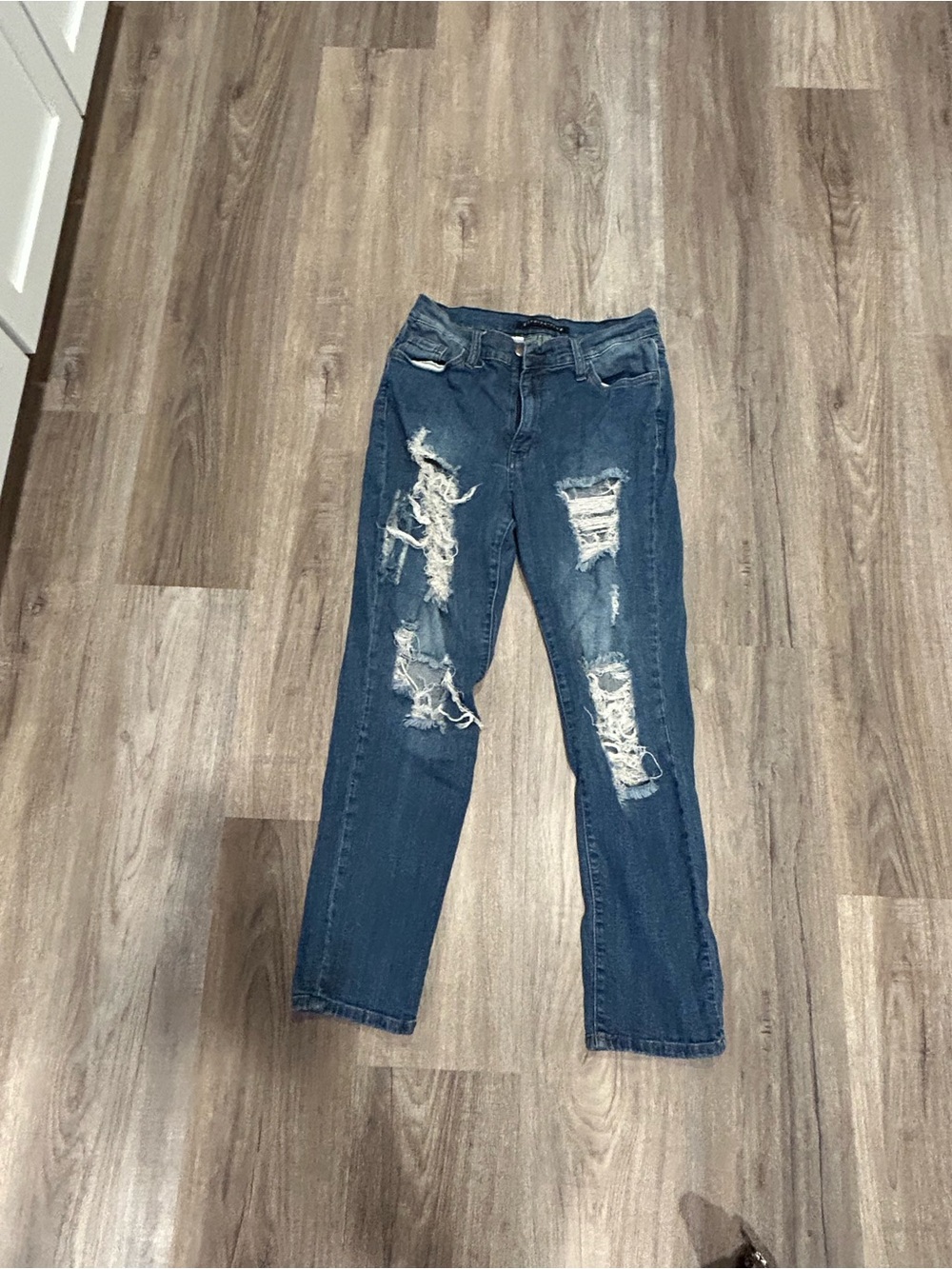 Fashion Nova Women’s Distressed Dark Blue Skinny Jeans